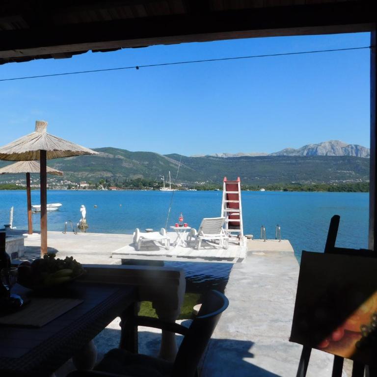 Apartments Klakor - Comfort Studio with Terrace and Sea View - 17