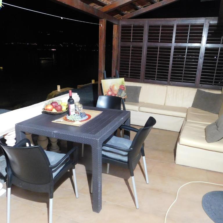 Apartments Klakor - Comfort Studio with Terrace and Sea View - 6