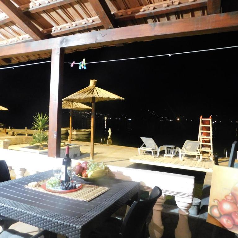 Apartments Klakor - Comfort Studio with Terrace and Sea View - 5