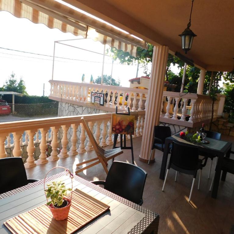 Apartments Klakor - Two-Bedroom Apartment with Balcony and Sea View - 19