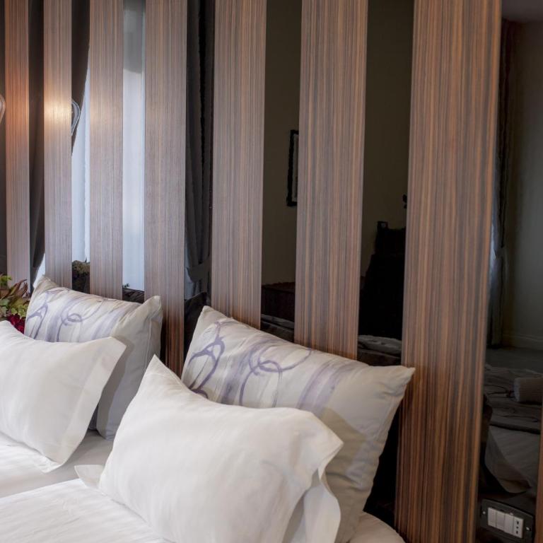 Palazzo Firenze - Deluxe Double Room with Balcony - 6