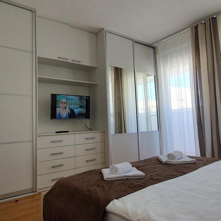 Royal apartment Belvill - Two-Bedroom Apartment - 18