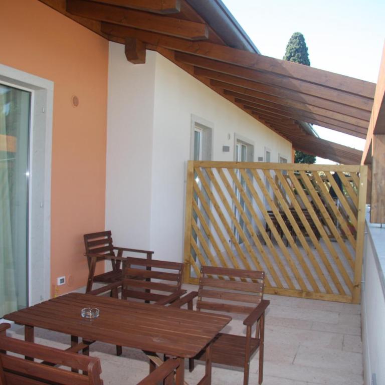 La Fattoria Apartments - Monolocale Comfort con Vista Lago Parziale - 13