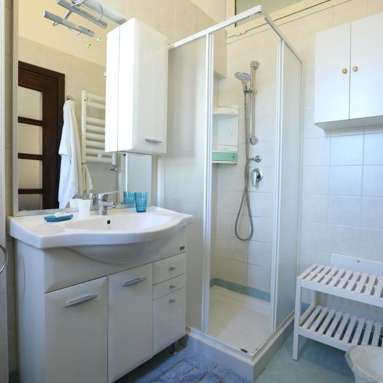 B&B Residenza MALATERRA - Camera Queen Deluxe con 2 Letti Queen-Size - 8