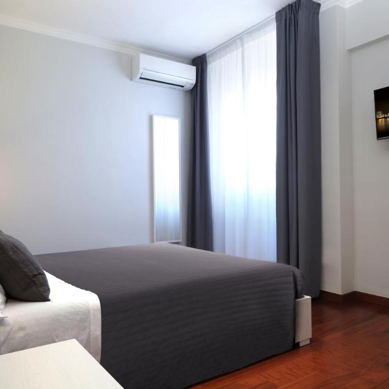 J24 B&B - Camera Matrimoniale Classic con Bagno Privato - 4