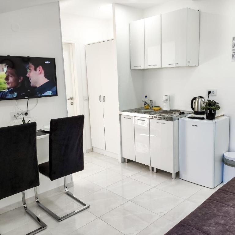 Apartments Monako - Apartment with Sea View - 3