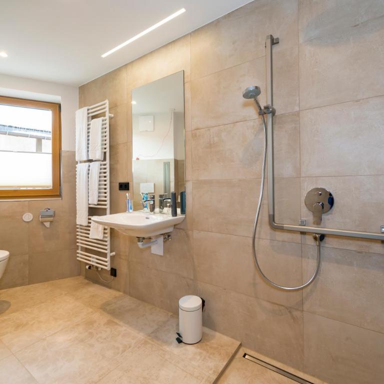 Tiroler Weinstube - Doppelzimmer - 3