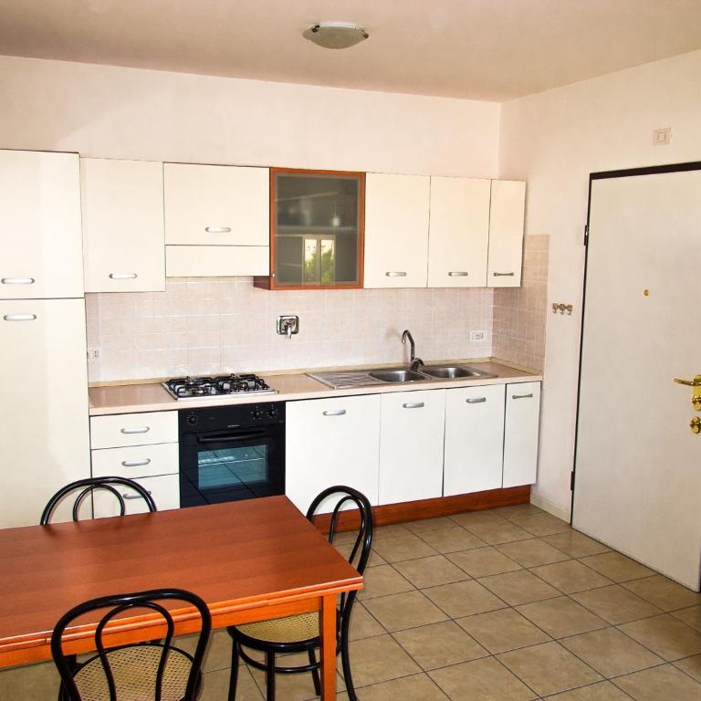 Family Residence Nuova Orchidea - Two-Bedroom Apartment with Terrace - 8