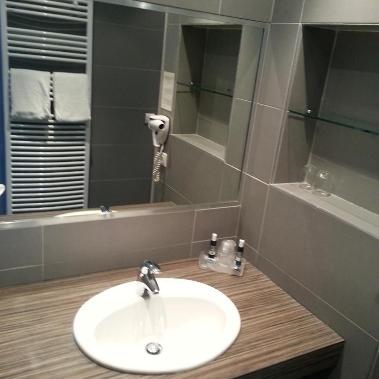 Family Golf Hotel - Chambre Double Confortable - Front de Mer - 10