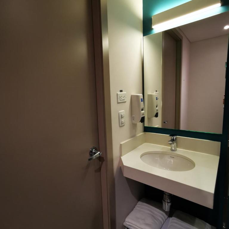 ibis budget Medellín Itagüí Metro - Standard Double Room - 5