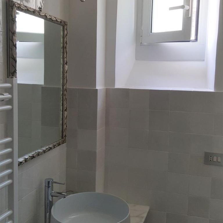 B&B Colori di Roma - Camera Matrimoniale/Doppia con Letti Singoli con Bagno Privato - 4