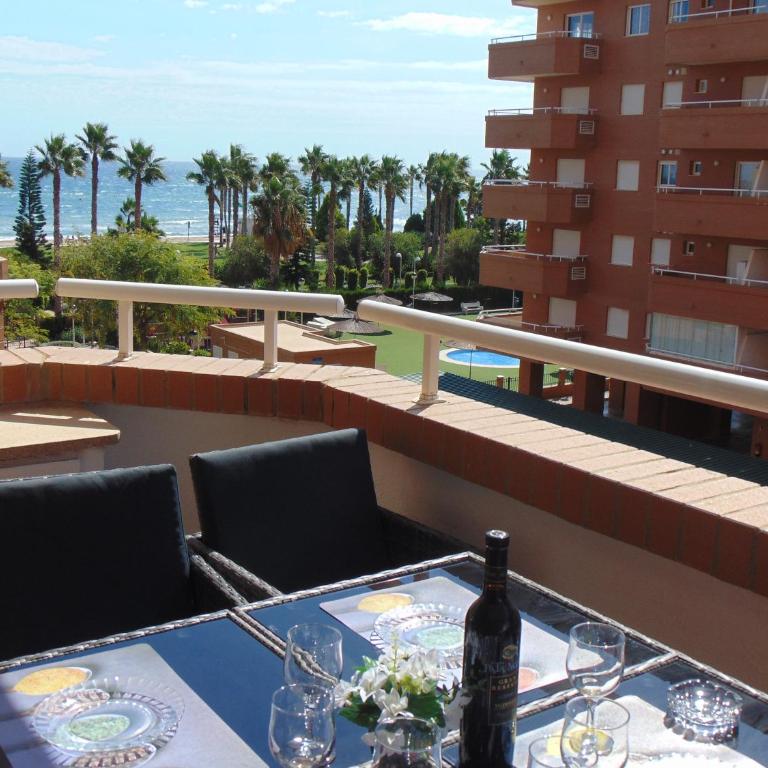 Apartamentos varios con 2 dorm en Marina Dor , la playa de Amplaries 47 , vista lateral al mar - Apartamento de 2 dormitorios - 3