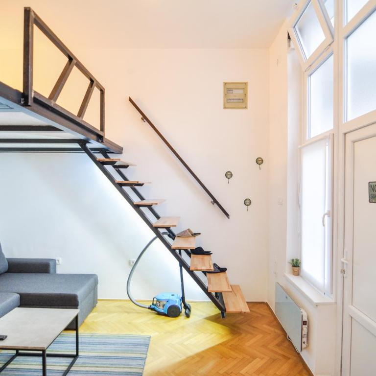 Altitude Loft - One-Bedroom Apartment - 15