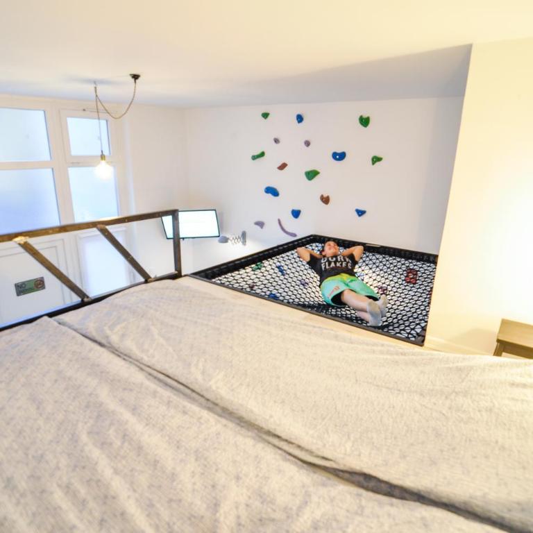 Altitude Loft - One-Bedroom Apartment - 19