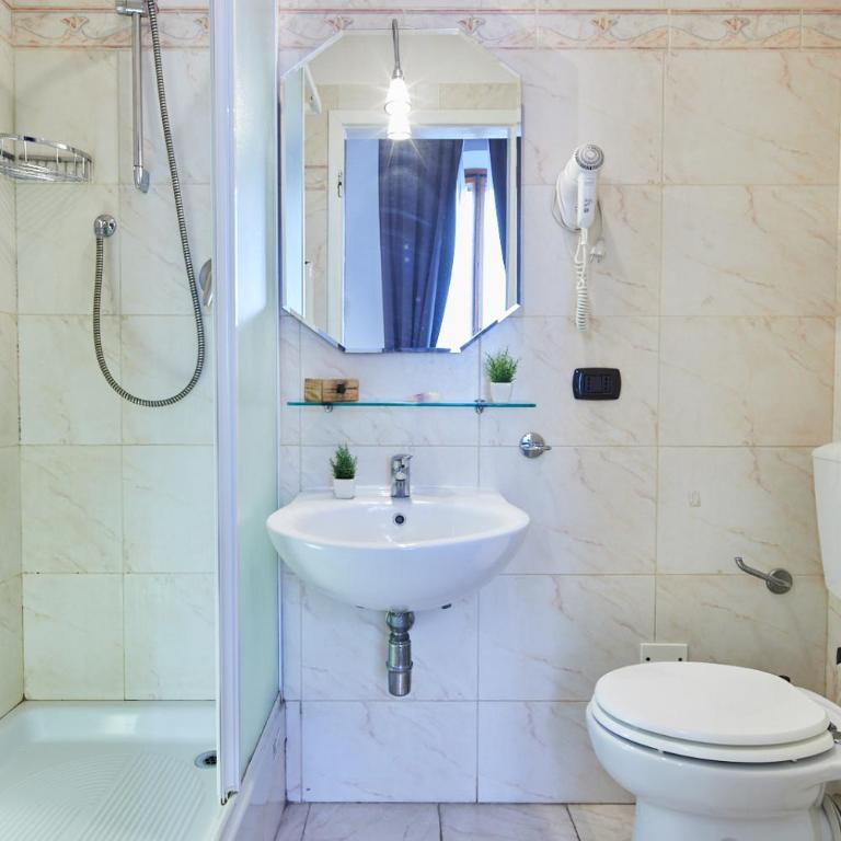 Leone X Guest House - Economy Double Room - 7