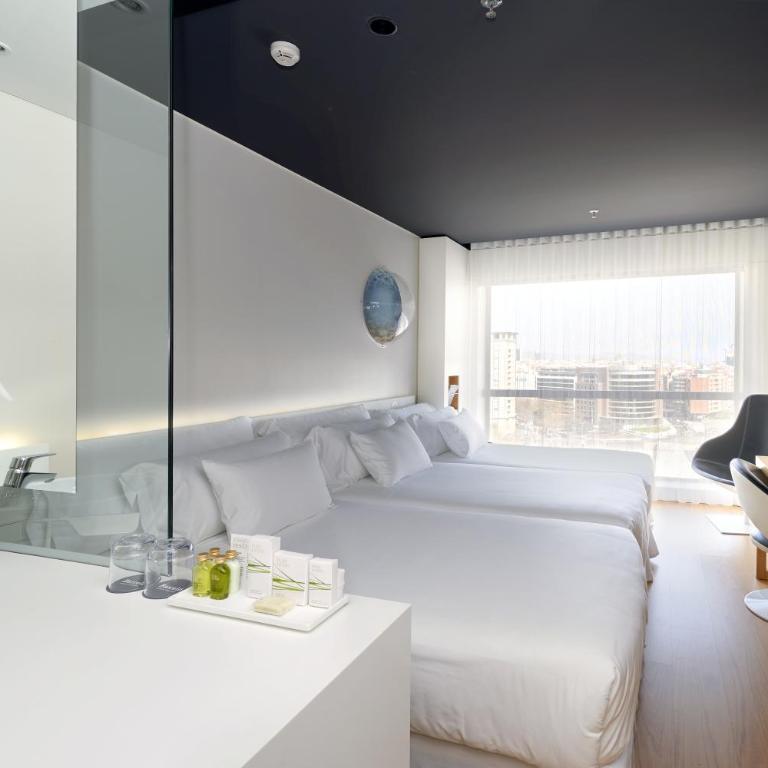 Barceló Sants - Deluxe Room with Extra Bed - 1