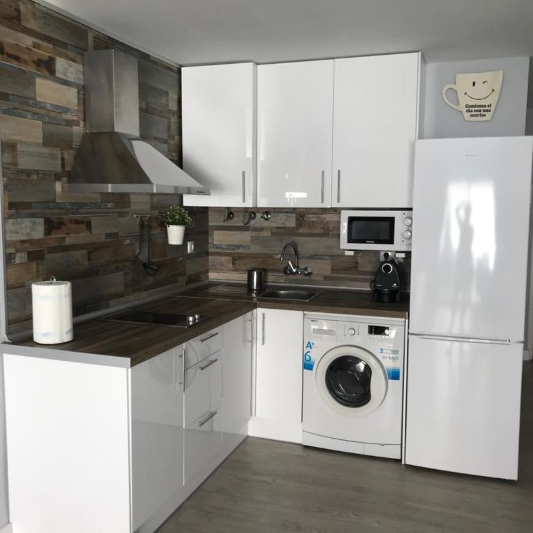El Pinar apartment con jardín privado - Estudio con vistas al jardín - 9