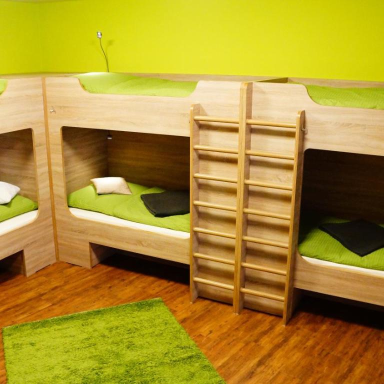 Bavaria City Hostel - Design Hostel - Bett im 8-Bett-Schlafsaal - 10