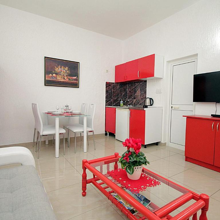 Apartments Kruna Jovanović - Apartman sa 1 Spavaćom Sobom i Pogledom na Vrt - 2