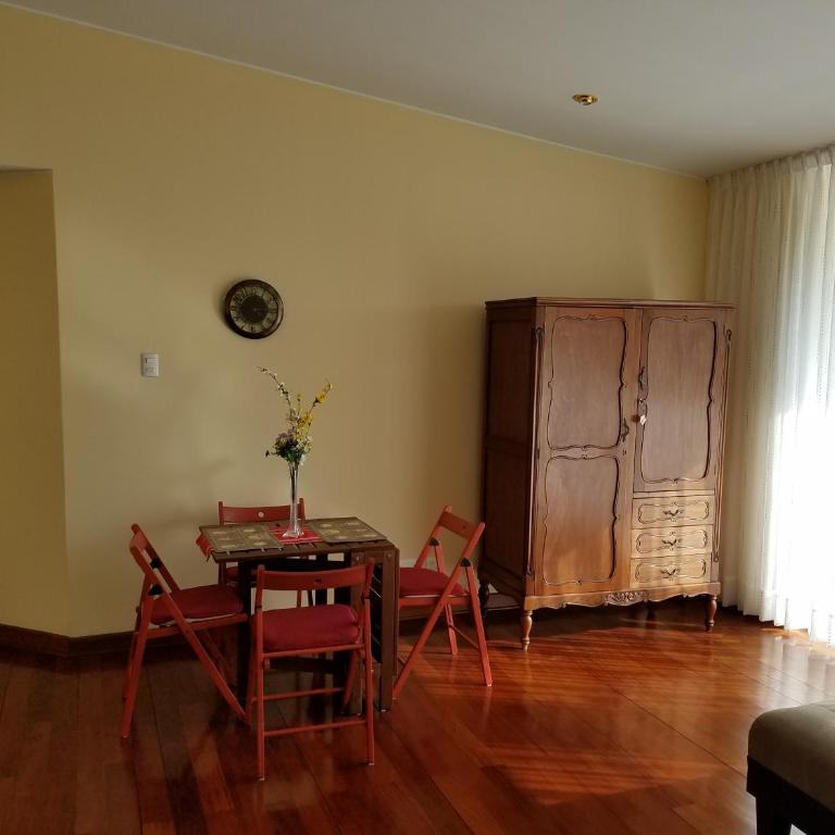 Entire Studio-Penthouse De Luxe - One-Bedroom Apartment - 25