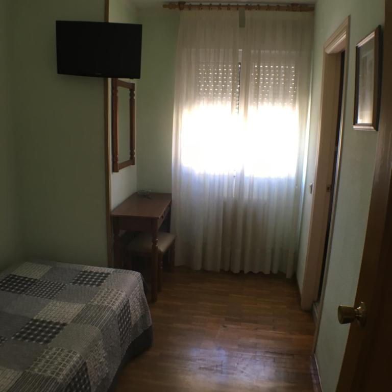 Hostal ** EC León - Habitación Individual - 3