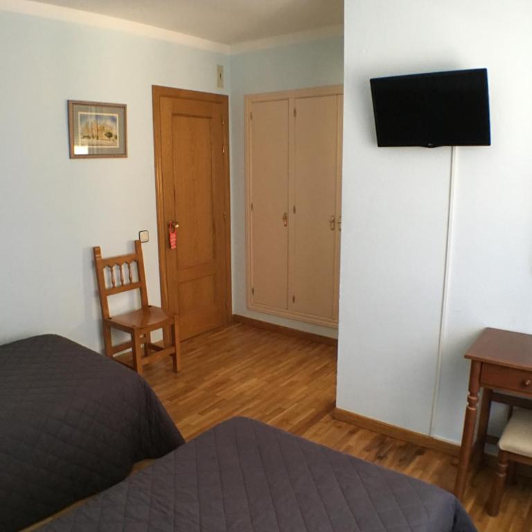 Hostal ** EC León - Habitación Doble - 2 camas - 18
