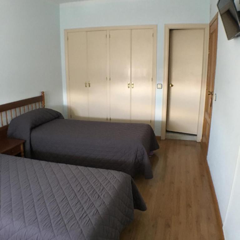 Hostal ** EC León - Habitación Doble - 2 camas - 15