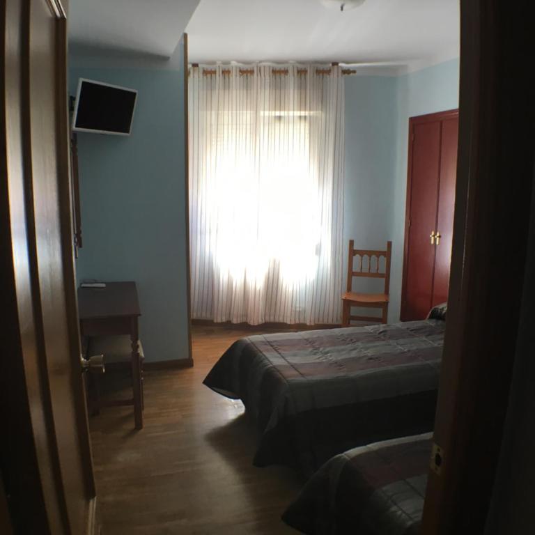 Hostal ** EC León - Habitación Doble - 2 camas - 4