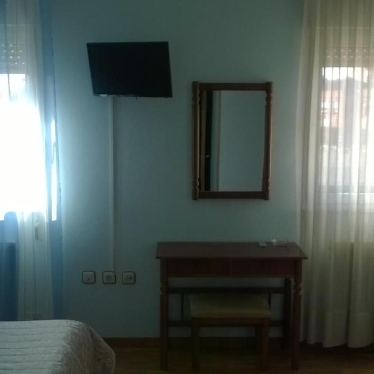 Hostal ** EC León - Habitación Doble - 2 camas - 6