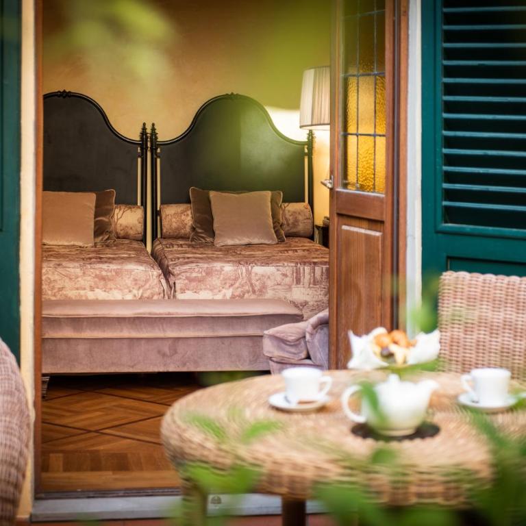 Grand Hotel Baglioni - Camera Matrimoniale con Patio - 1