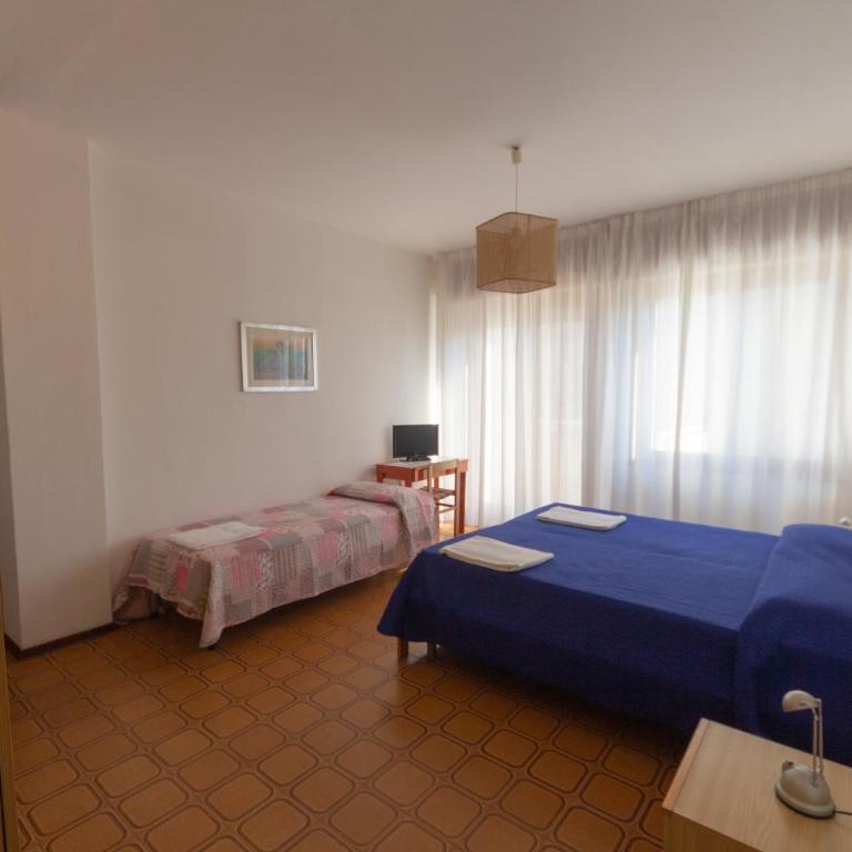 Hotel Calipso - Zimmer mit Verbindungstür, Balkon und Meerblick - 9