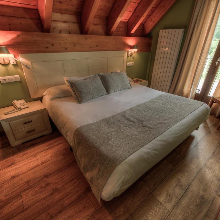 Apartahotel Tres Quiñones - One-Bedroom Apartment with Mountain View - 6