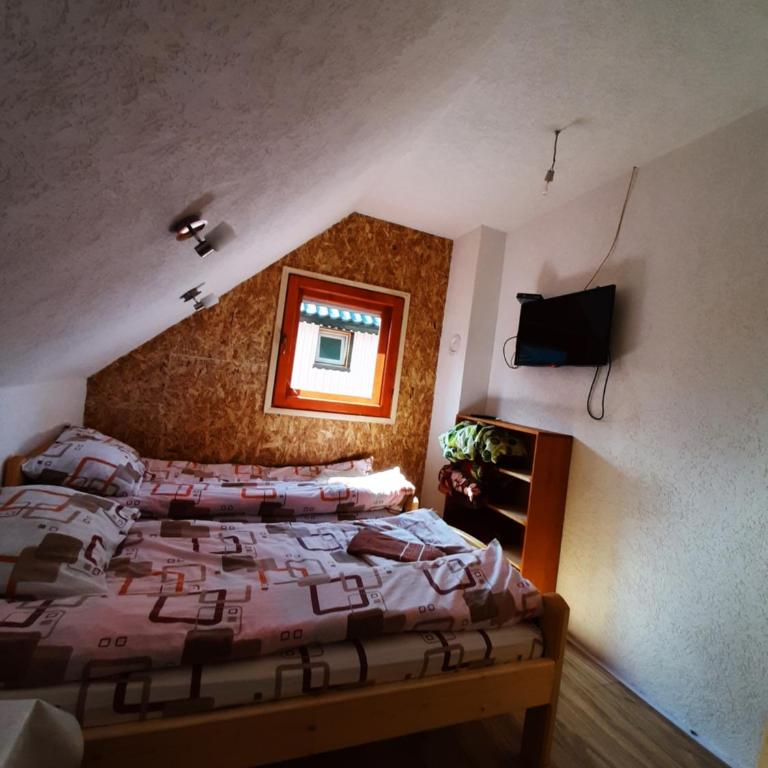 Guest House Vukicevic - Classic Triple Room - 2