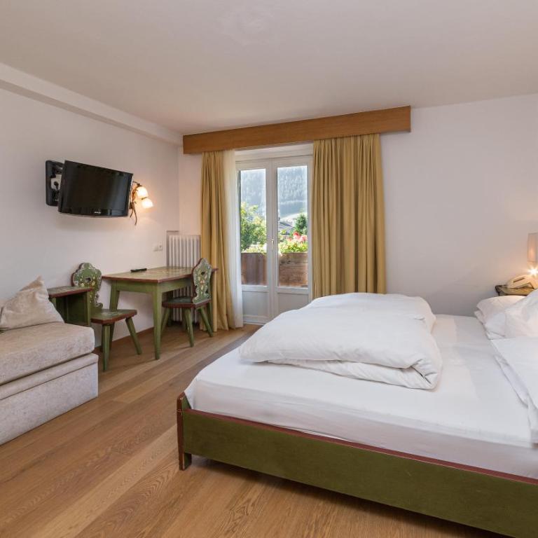 AppartChalet LA RONDULA - 100m from Seceda - Appartamento Deluxe con 5 Camere da Letto - 2