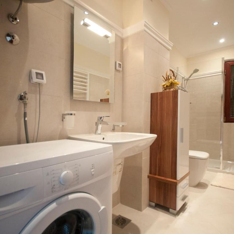 St.George Apartments - Two-Bedroom Apartment with Balcony and Sea View - 18