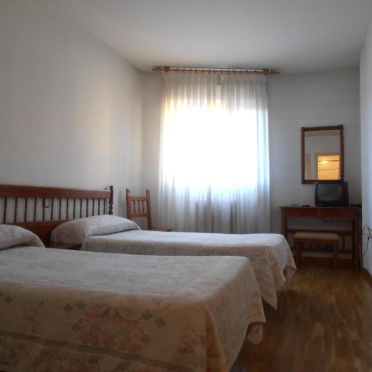 Hostal ** EC León - Habitación Doble - 2 camas - 2