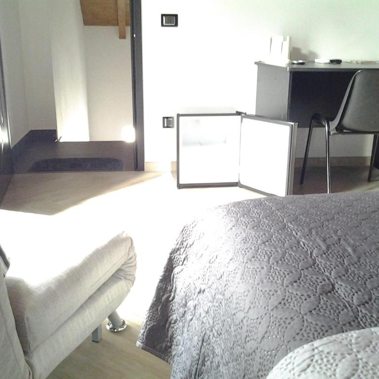 THE ATTIC ROOM - Triple Room with Private Bathroom - 20