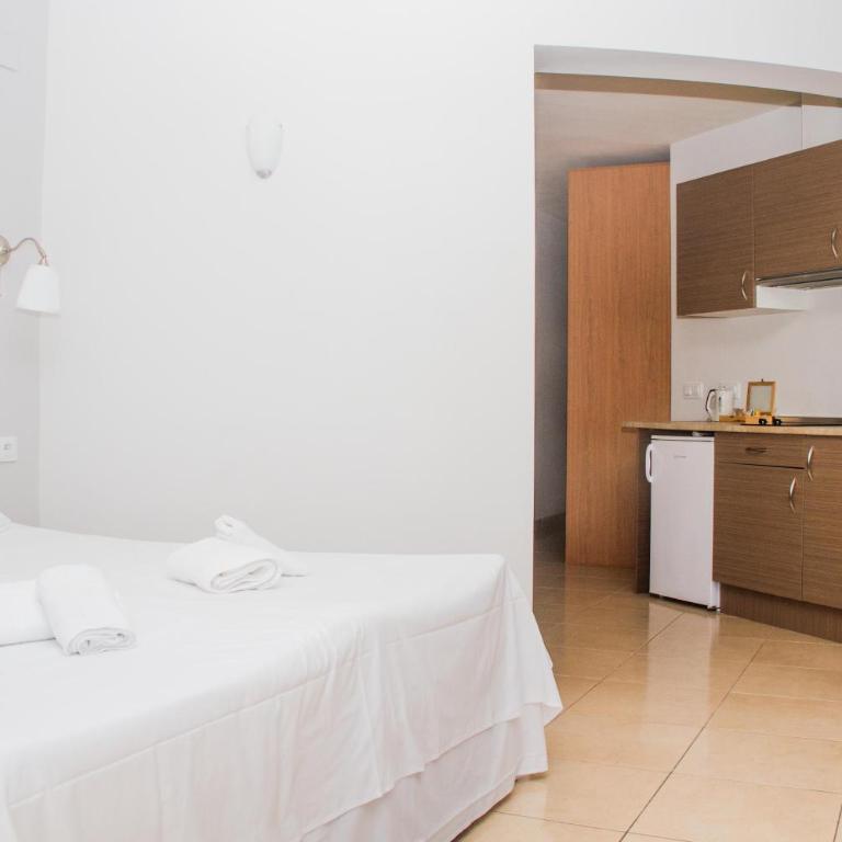 Hostal Gran Sol - Family Room with Sea View - 1