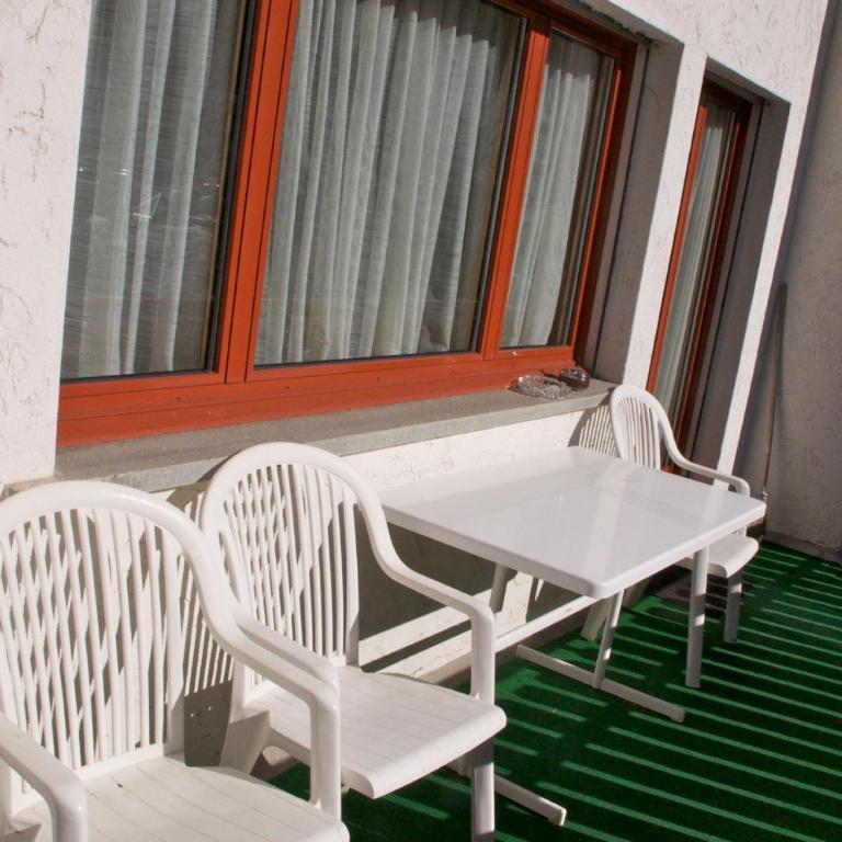 B&B St Moritz - Zweibettzimmer mit Gemeinschaftsbad - 5