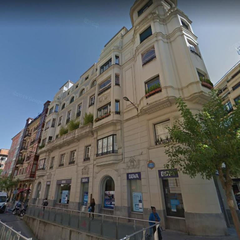 CENTRAL by Kyosai - Three-Bedroom Apartment - 2