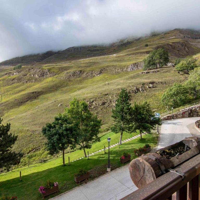 NOGUERA de Alma de Nieve - Two-Bedroom Apartment - 10