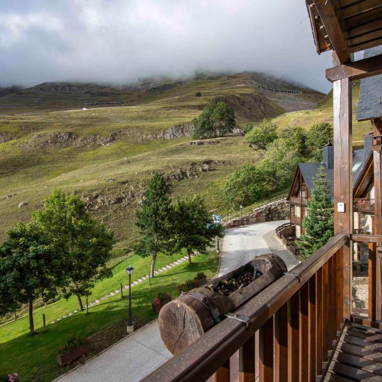 NOGUERA de Alma de Nieve - Two-Bedroom Apartment - 11