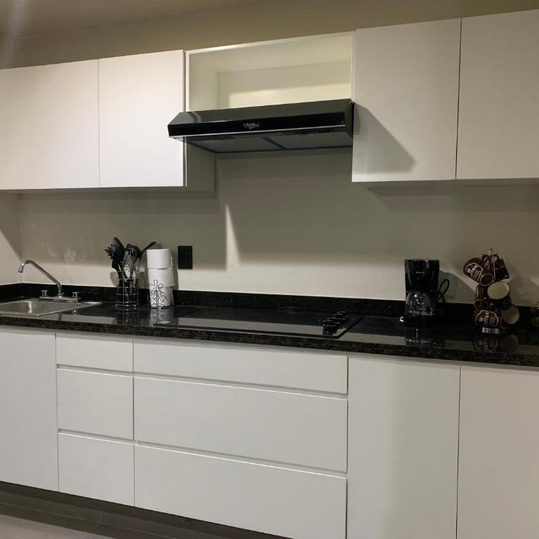 Zona dorada: amplio departamento para 12 - Three-Bedroom Apartment - 10