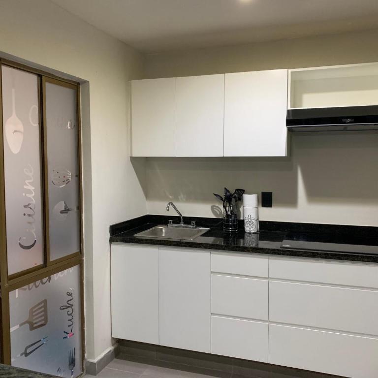 Zona dorada: amplio departamento para 12 - Three-Bedroom Apartment - 11