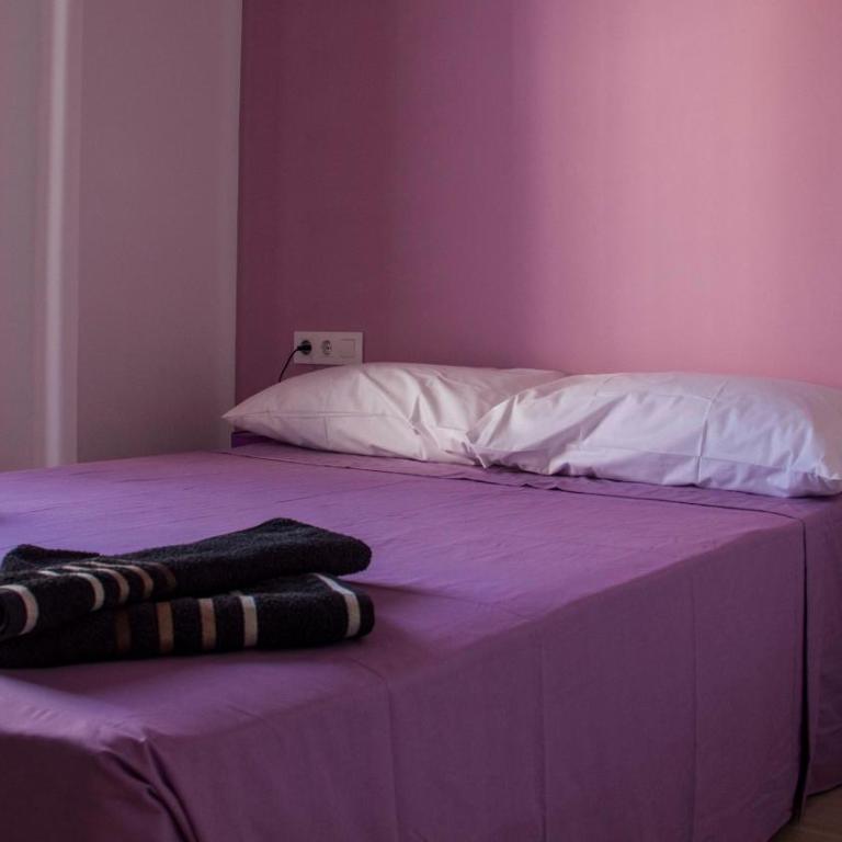 Colors Rooms - Four-Bedroom Apartment - 11