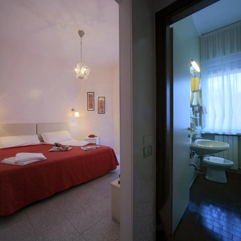 Hotel Cristallo Brescia - Camera Matrimoniale/Doppia con Letti Singoli - 4