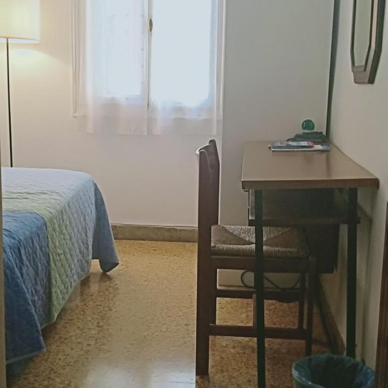 Renato House - Camera Singola Standard con Bagno in Comune - 7
