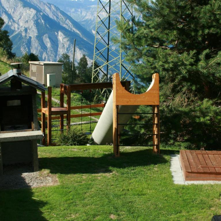 Chalet Lé Fèrtin - Three-Bedroom Chalet - 32