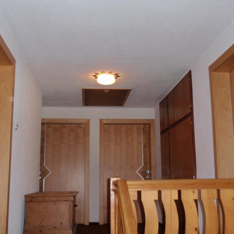 Haus Larcher - Doppelzimmer mit Balkon - 3