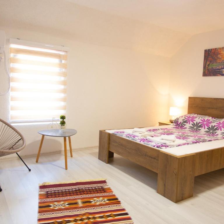 Apartments Daris - Studio Apartment with Balcony - 6